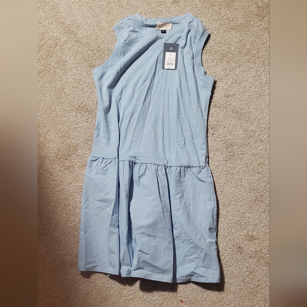 Universal Thread Sky Blue Tee